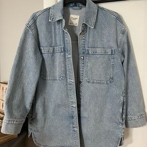 Women’s Abercrombie oversized denim shirt jacket M
